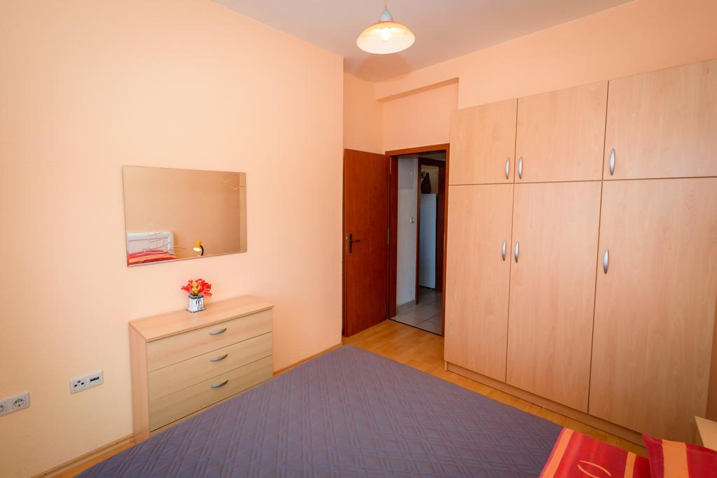 Apartments Galeb Blace Exterior foto