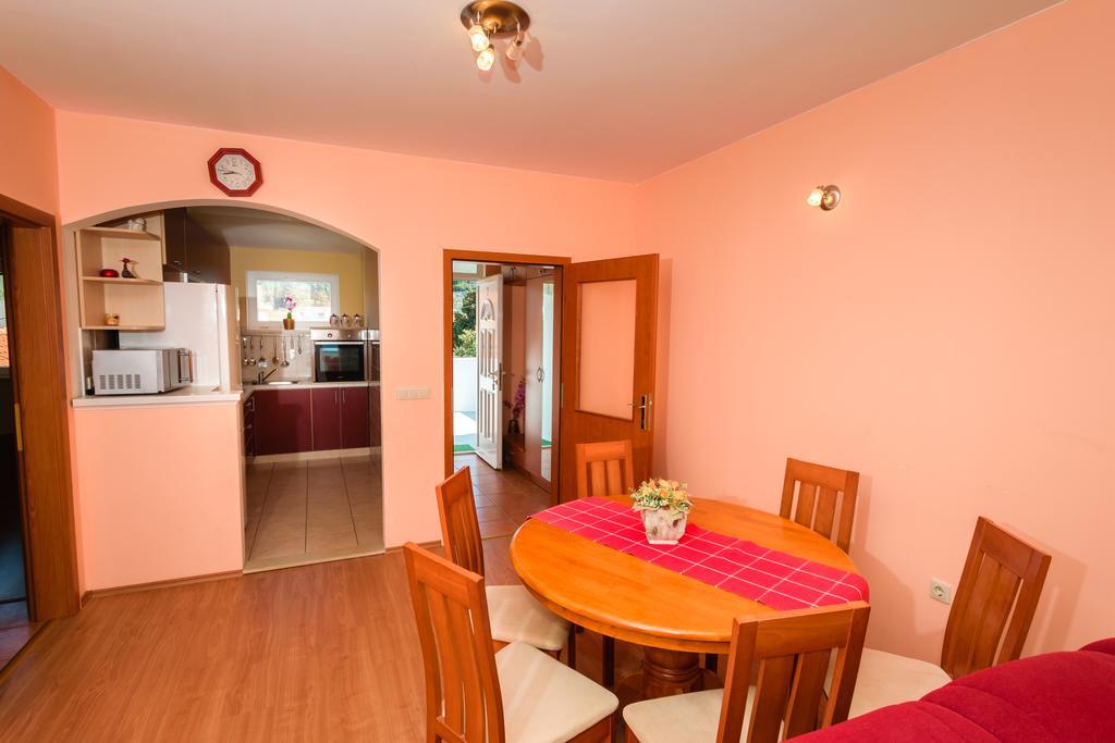 Apartments Galeb Blace Exterior foto