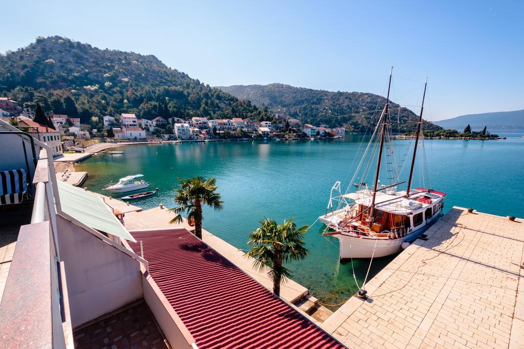 Apartments Galeb Blace Exterior foto