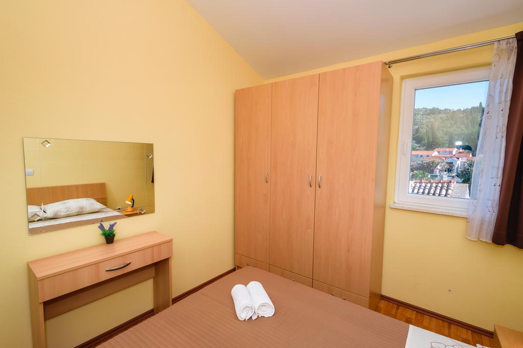Apartments Galeb Blace Exterior foto
